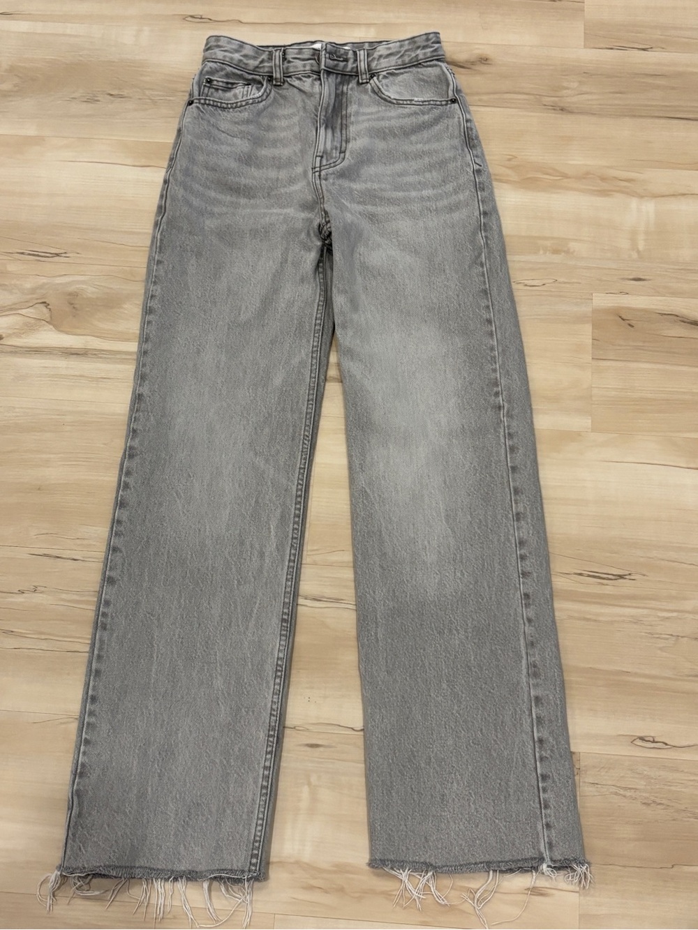 Pull&Bear High Rise Gray Wash Straight Leg Raw Hem Jeans Size 0
